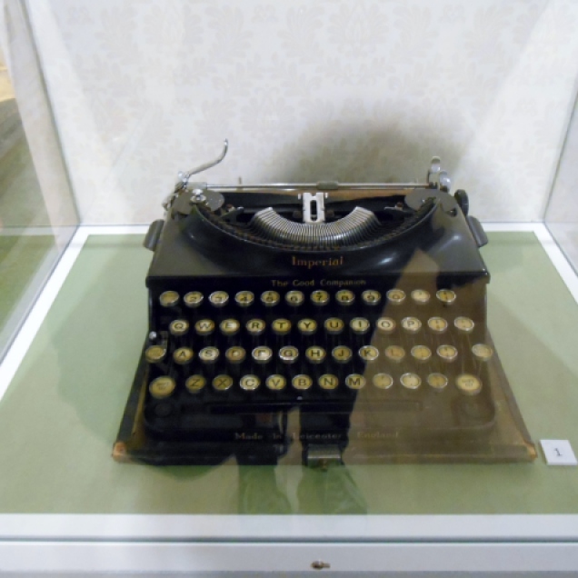 Blyton's typwriter